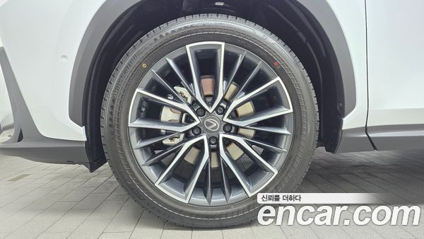 Lexus NX 2026, фото 4