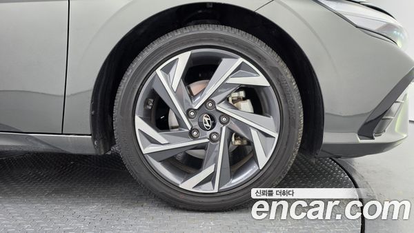 Hyundai Elantra 2024, фото 4