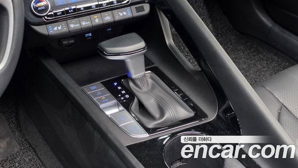 Hyundai Elantra 2024, фото 11