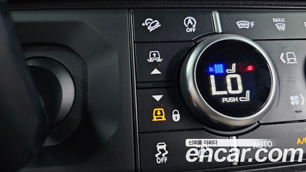 Land Rover Defender 2022, фото 29