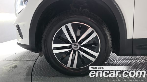 Mercedes-Benz GLB 2021, фото 4