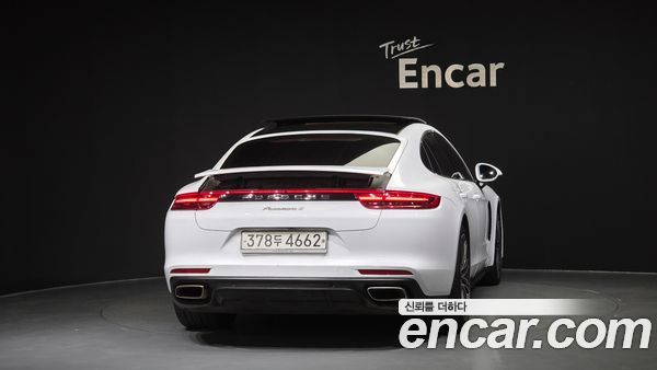 Porsche Panamera 2020, фото 4