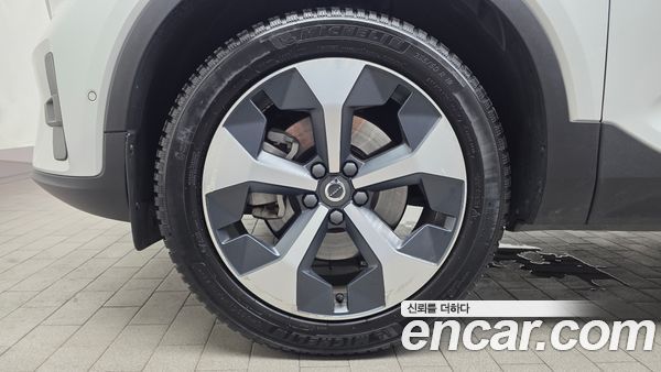 Volvo XC40 2024, фото 5