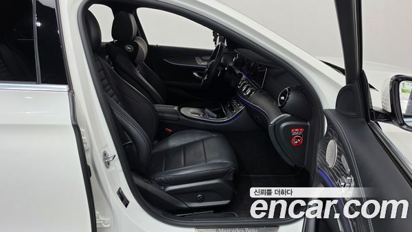 Mercedes-Benz E-Class 2022, фото 16