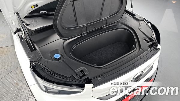 Volvo C40 2022, фото 5