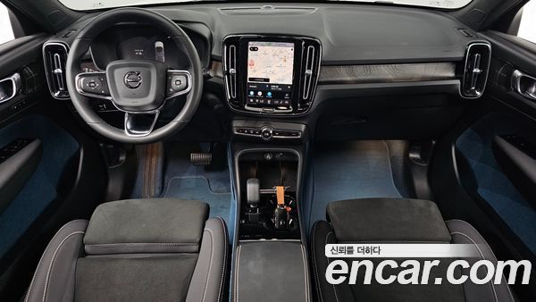 Volvo C40 2022, фото 9