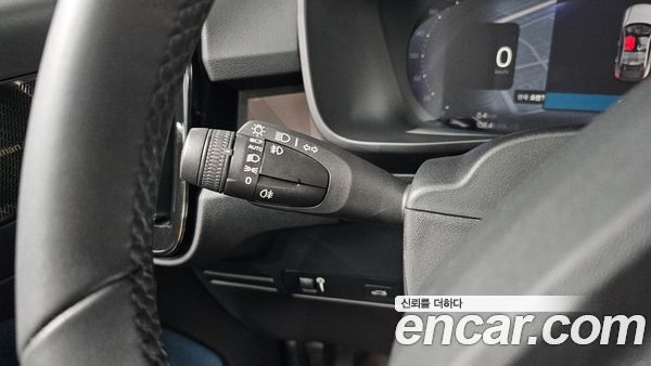 Volvo C40 2022, фото 22