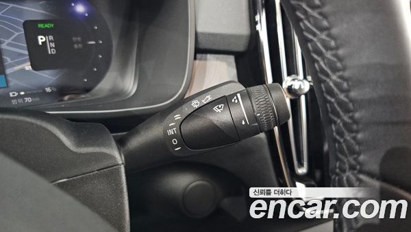 Volvo C40 2022, фото 23