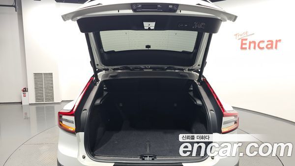 Volvo C40 2022, фото 34