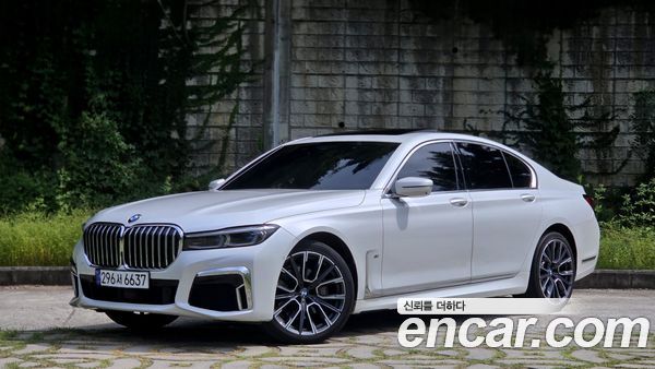 BMW 7 Series 2021, фото 2