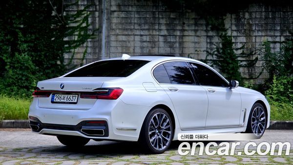 BMW 7 Series 2021, фото 3