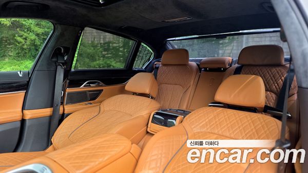 BMW 7 Series 2021, фото 12