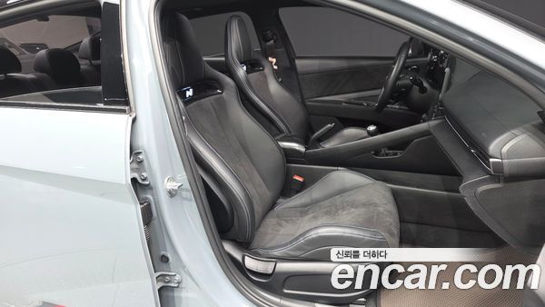 Hyundai Elantra 2023, фото 16