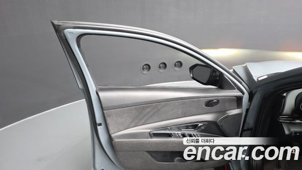 Hyundai Elantra 2023, фото 13