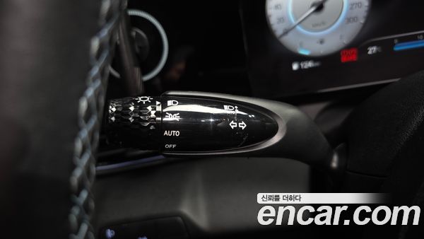 Hyundai Elantra 2023, фото 33