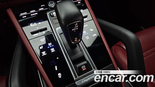 Porsche Cayenne 2020, фото 11