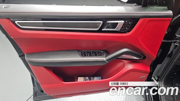 Porsche Cayenne 2020, фото 13