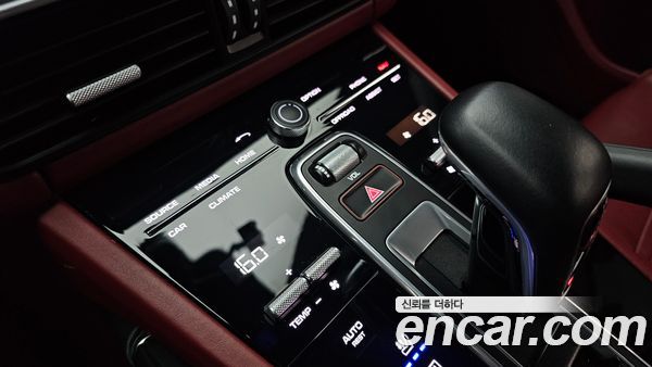Porsche Cayenne 2020, фото 28