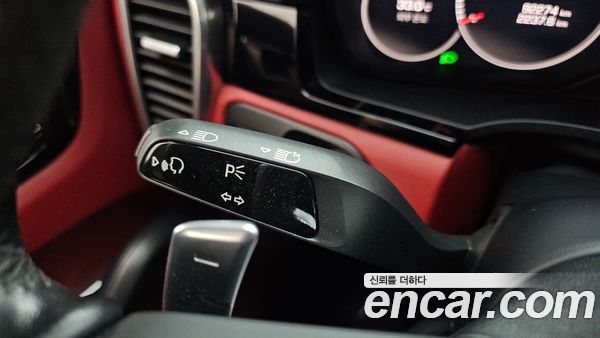 Porsche Cayenne 2020, фото 30