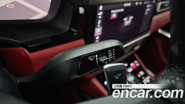 Porsche Cayenne 2020, фото 31