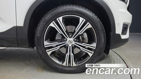 Volvo XC40 2022, фото 4