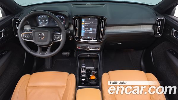 Volvo XC40 2022, фото 9