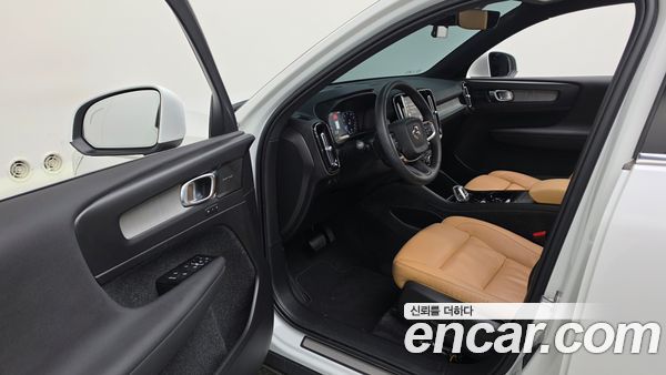 Volvo XC40 2022, фото 12