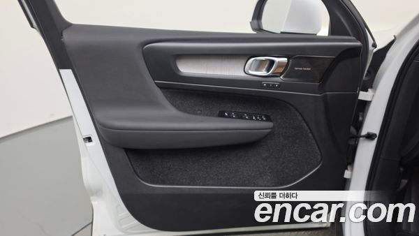 Volvo XC40 2022, фото 13