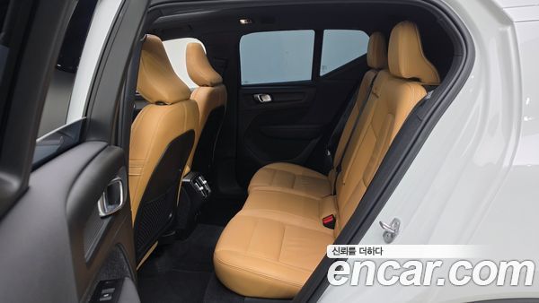 Volvo XC40 2022, фото 15