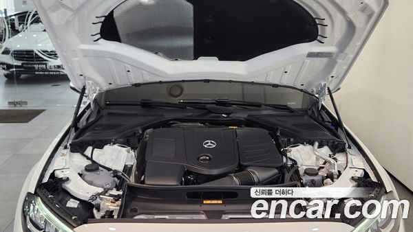 Mercedes-Benz E-Class 2024, фото 6
