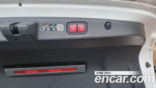 Mercedes-Benz E-Class 2024, фото 18