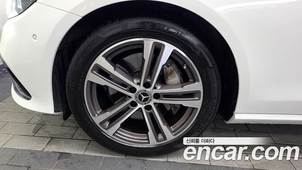 Mercedes-Benz E-Class 2022, фото 5