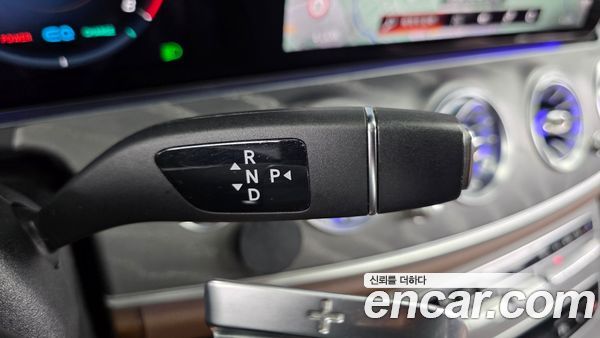 Mercedes-Benz E-Class 2022, фото 12