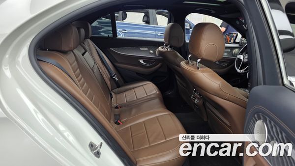 Mercedes-Benz E-Class 2022, фото 18