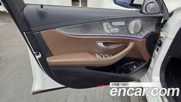 Mercedes-Benz E-Class 2022, фото 14