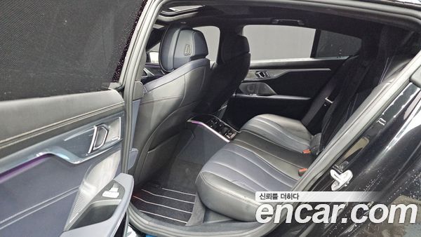 BMW 8 Series 2024, фото 17