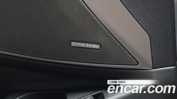 BMW 3 Series 2025, фото 29