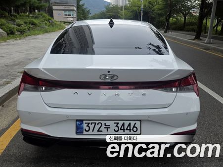 Hyundai Elantra 2023, фото 6