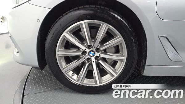 BMW 5 Series 2020, фото 5