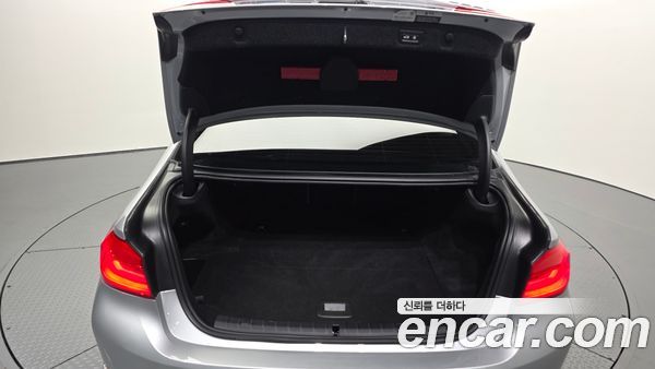 BMW 5 Series 2020, фото 20