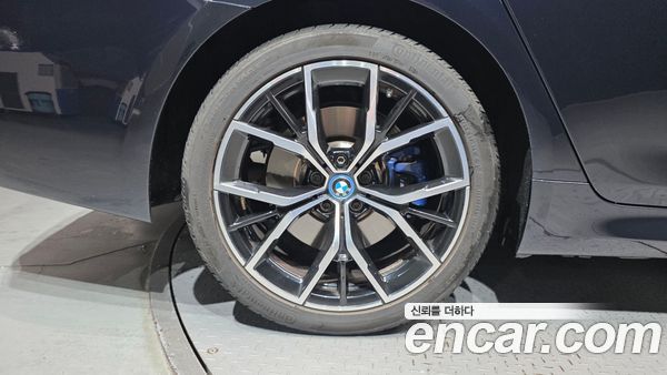 BMW 5 Series 2023, фото 5