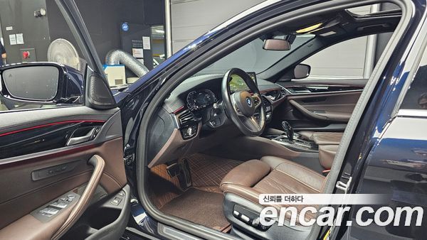 BMW 5 Series 2023, фото 13