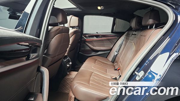 BMW 5 Series 2023, фото 18