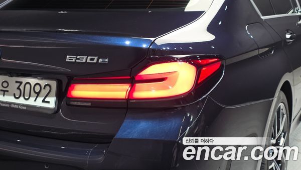 BMW 5 Series 2023, фото 9