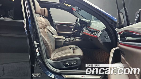 BMW 5 Series 2023, фото 16
