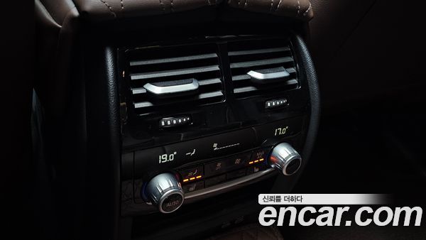 BMW 5 Series 2023, фото 32