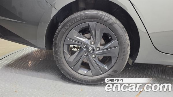 Hyundai Elantra 2023, фото 5