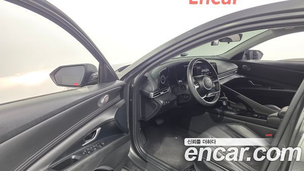 Hyundai Elantra 2023, фото 13