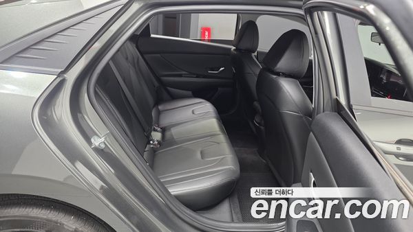 Hyundai Elantra 2023, фото 18