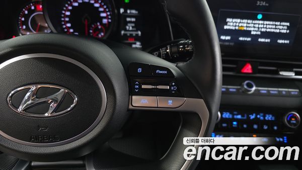Hyundai Elantra 2023, фото 24